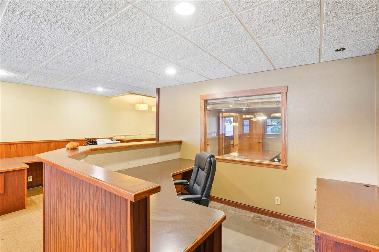 102 S Iowa Ave Washington IA 52353