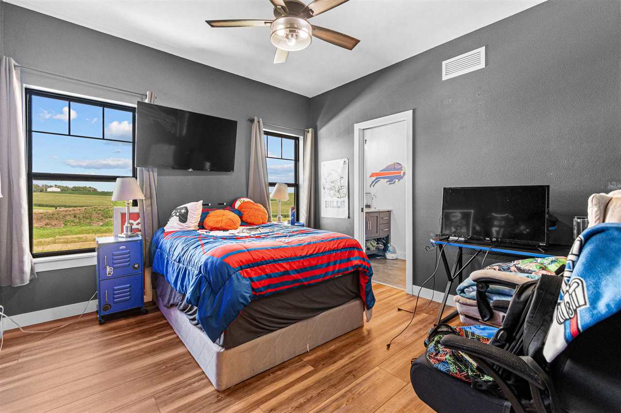 Property Photo 38