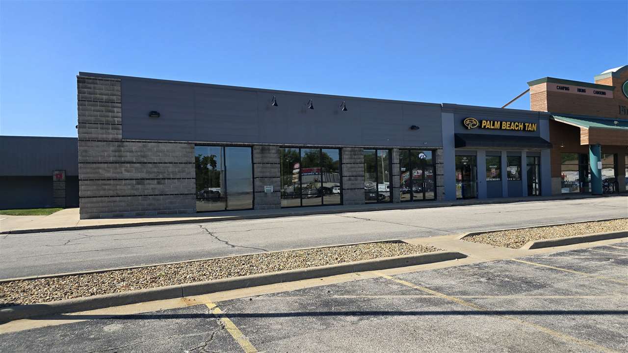 101 Highway 1 W IA 52246