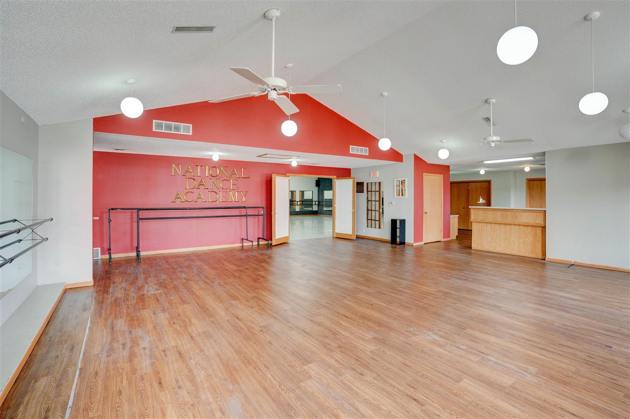 313 Scott Ct IA 52245