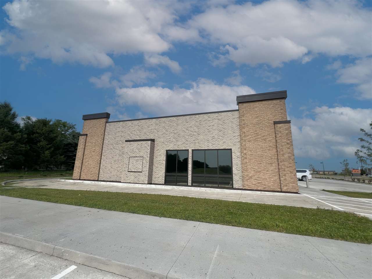 1085 Liberty Way #B IA 52317