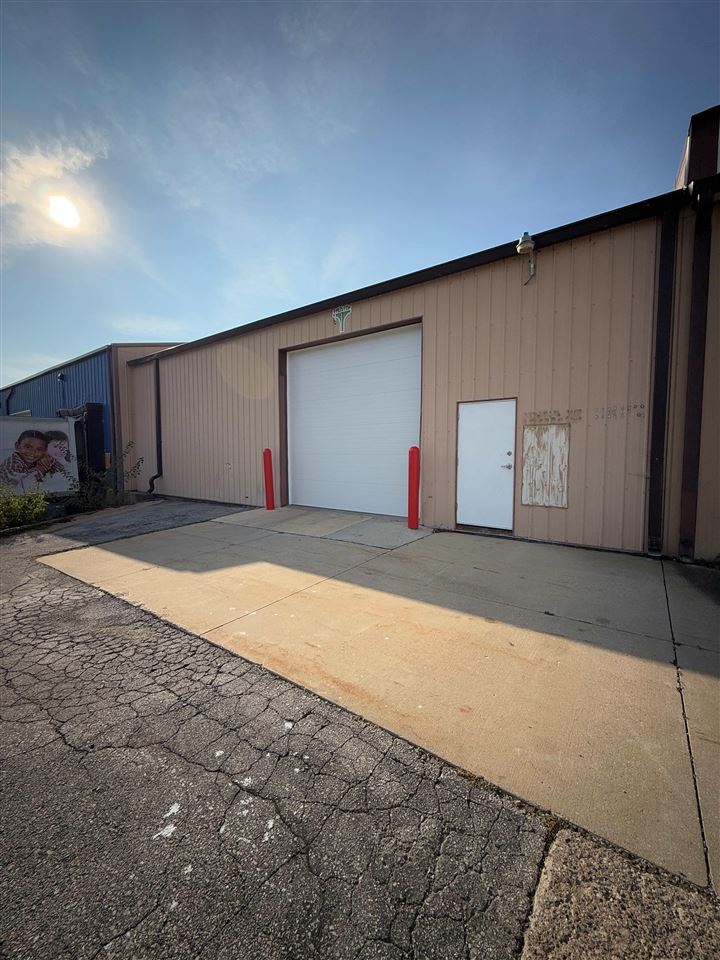1300 Stoney Pt Rd SW #4 & 5 CedarRapids IA 52404