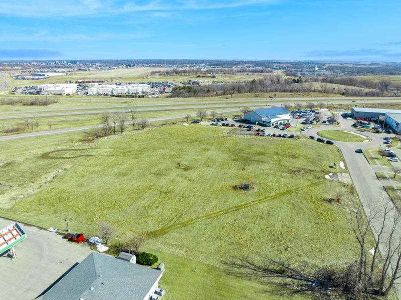 34 Escort Ln IowaCity IA 52240