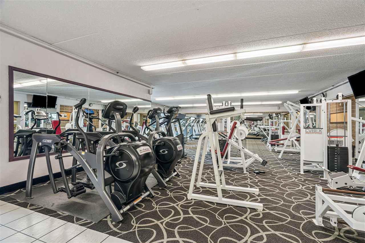 90 NE Twixt Town Rd CedarRapids IA 52402
