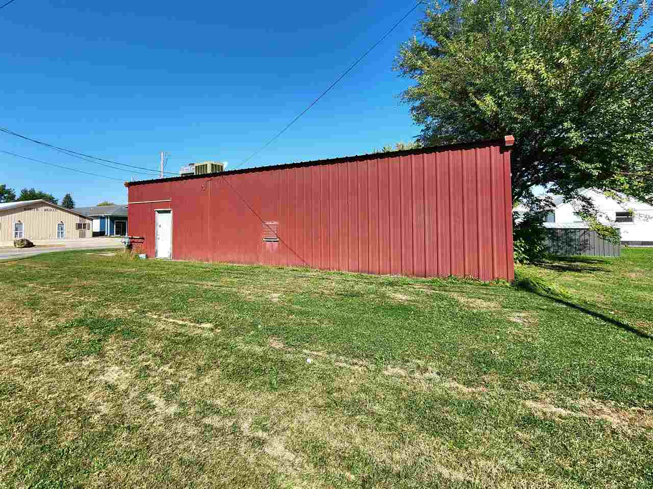 594 Eastern Ave Marengo IA 52301