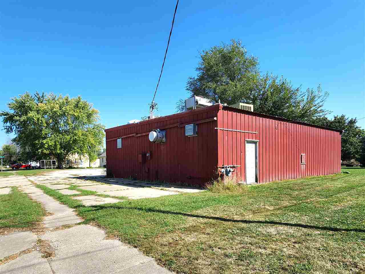 594 Eastern Ave Marengo IA 52301