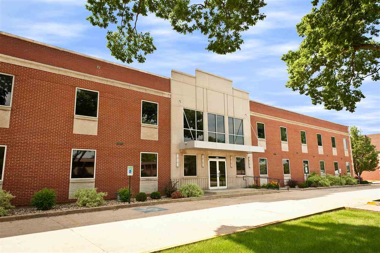 2720 NE 1st Ave #300 CedarRapids IA 52402