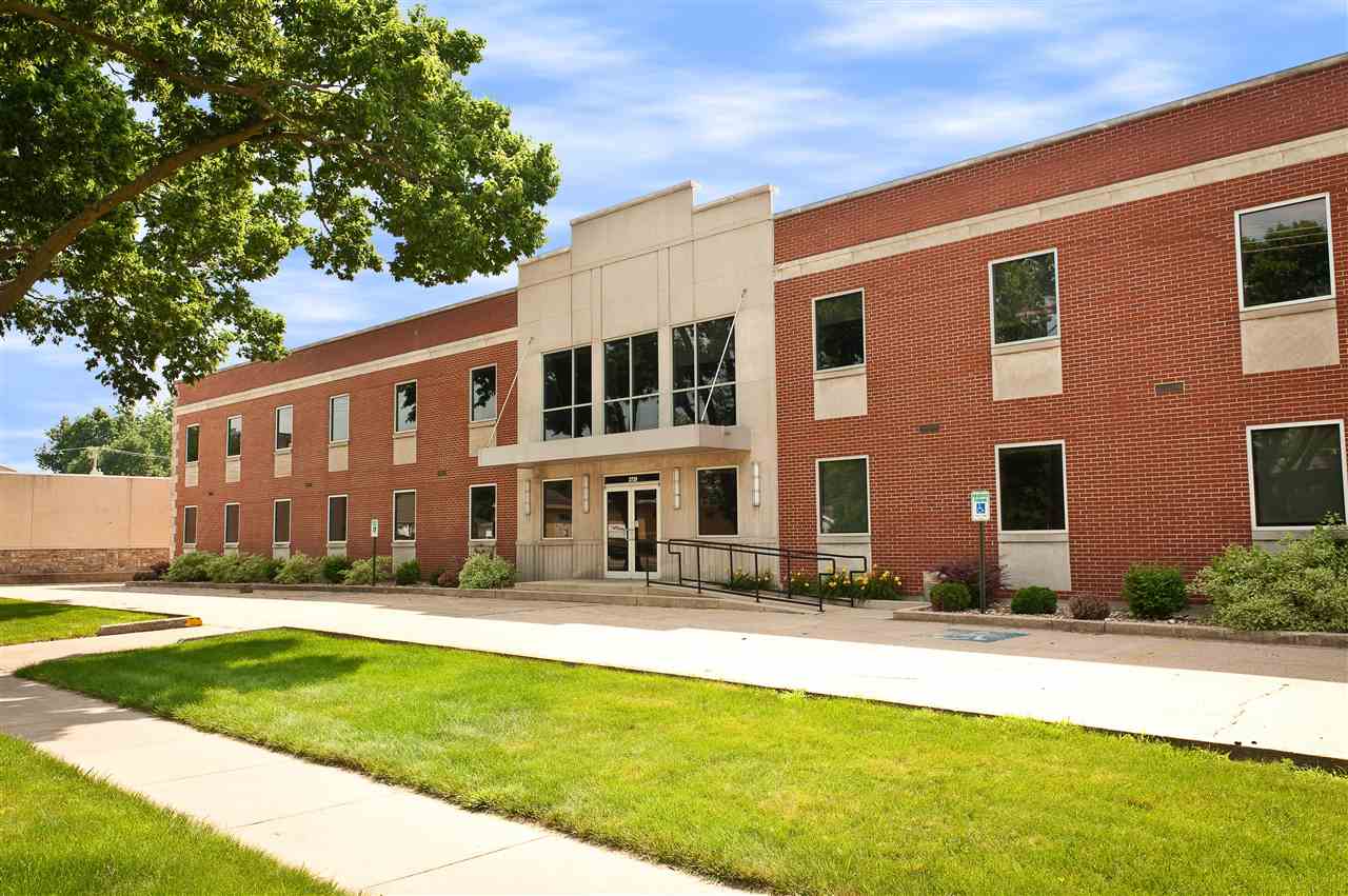 2720 NE 1st Ave #300 CedarRapids IA 52402