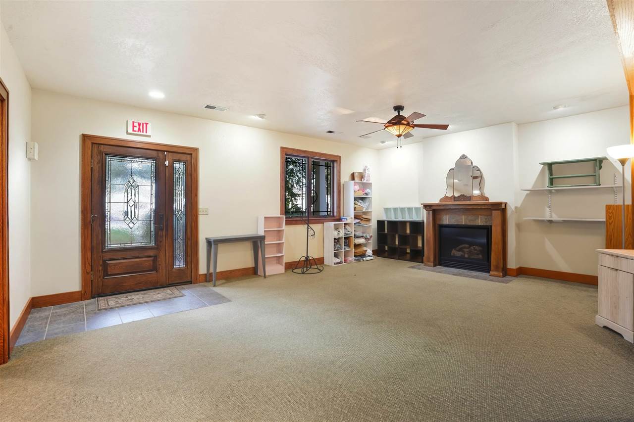216 S 15th Ave Washington IA 52353