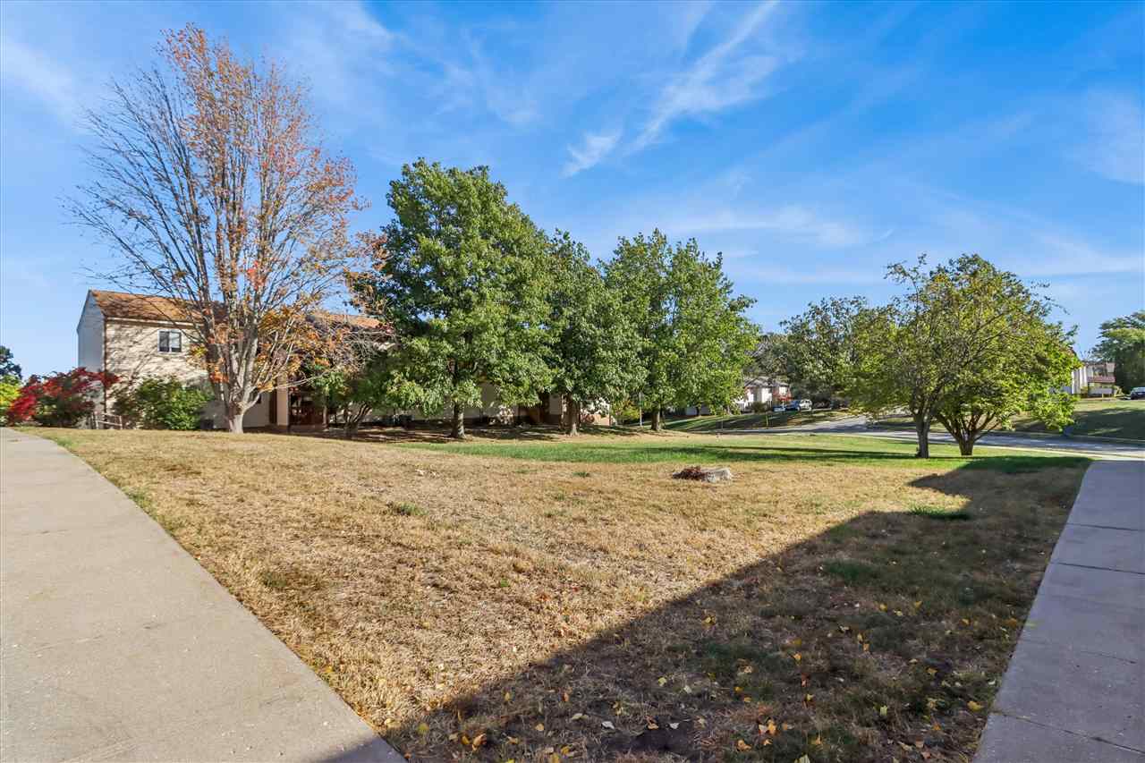 403-461 Westwinds Dr IowaCity IA 52246