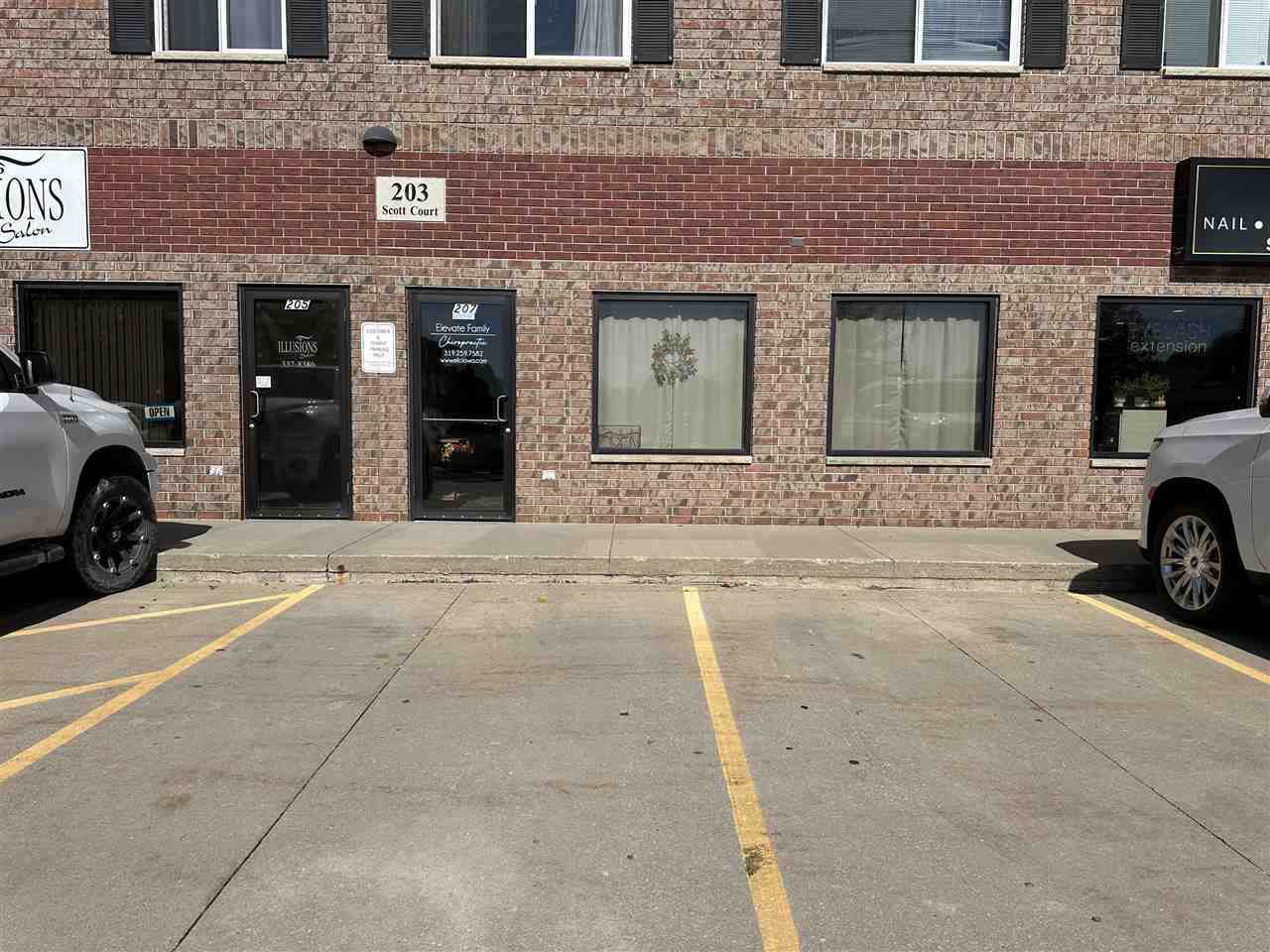 207 Scott Ct IowaCity IA 52245