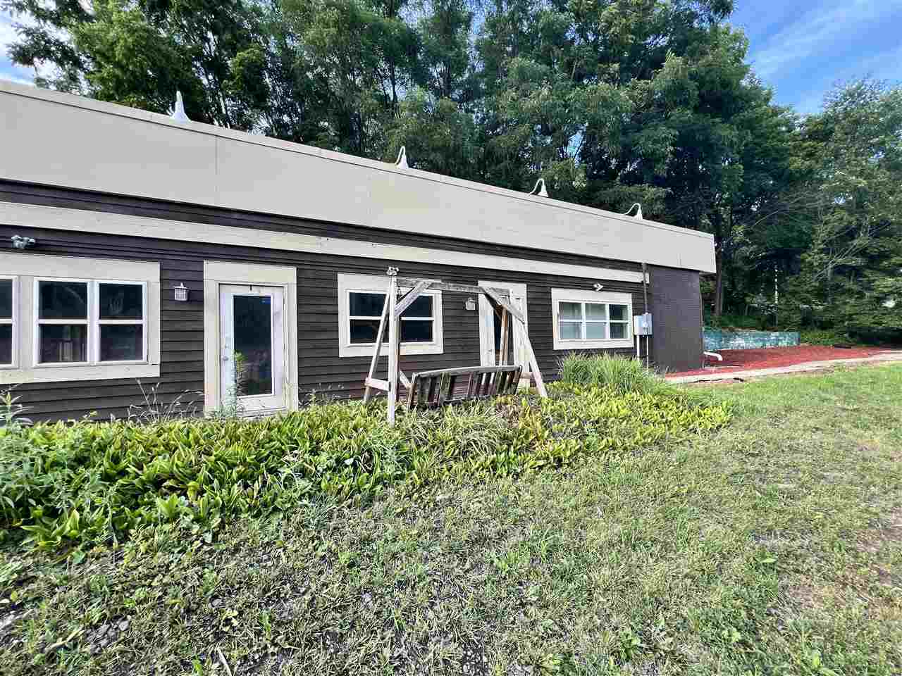 2 Rocky Shore Dr IowaCity IA 52246