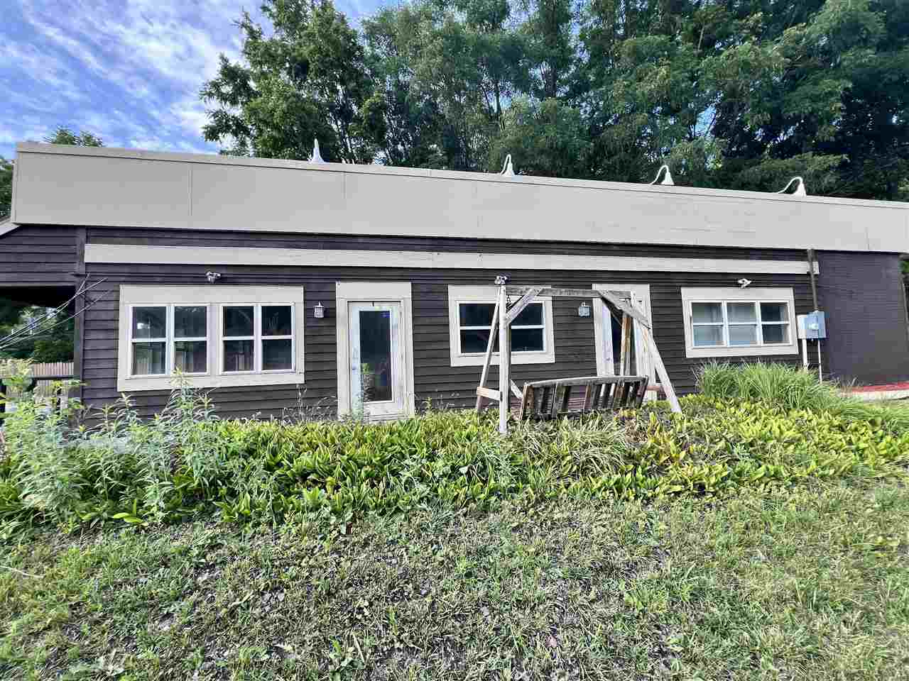 2 Rocky Shore Dr IowaCity IA 52246