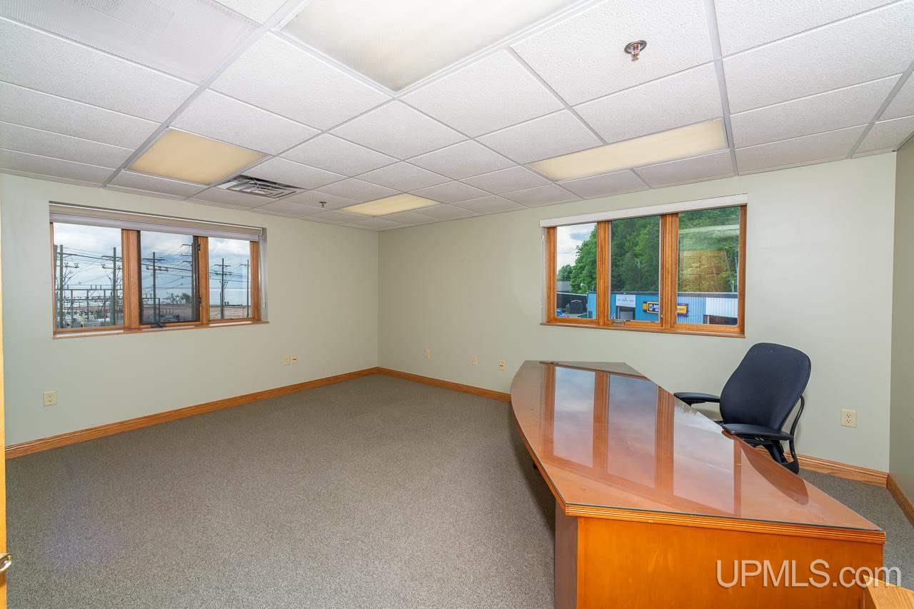 Commercial Listing MLS Number 10070924