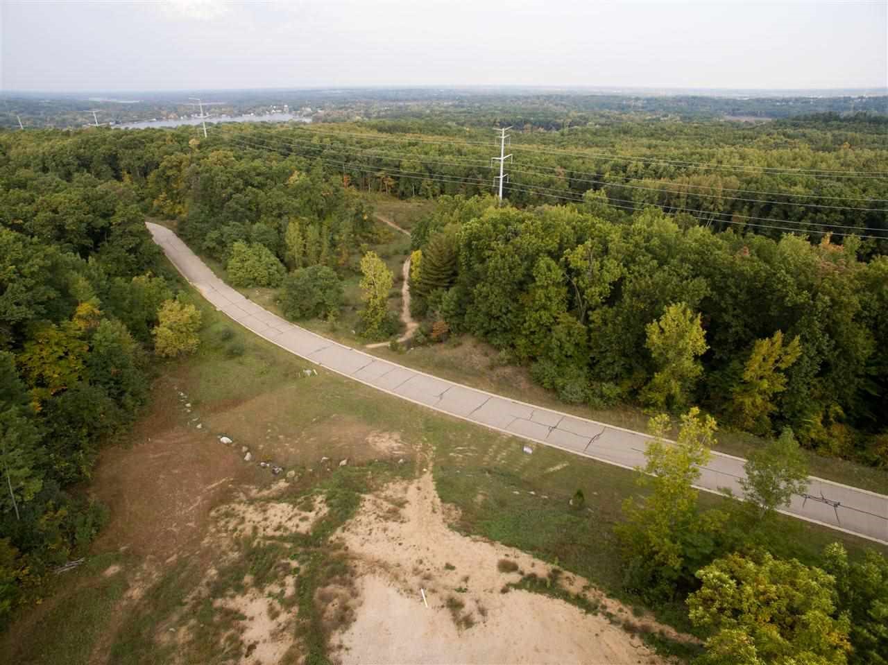 9410 GRAND SUMMIT DRIVE, FENTON, MI 48430