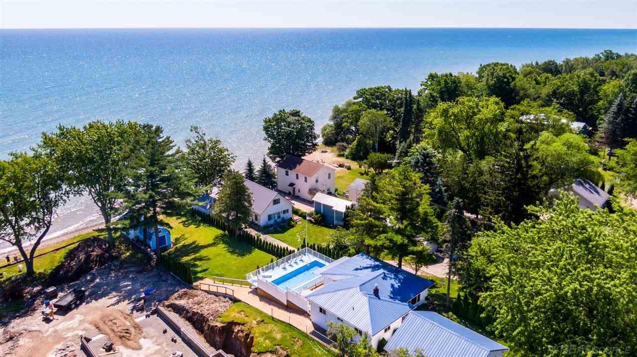689 S LAKESHORE, PORT SANILAC, MI 48469
