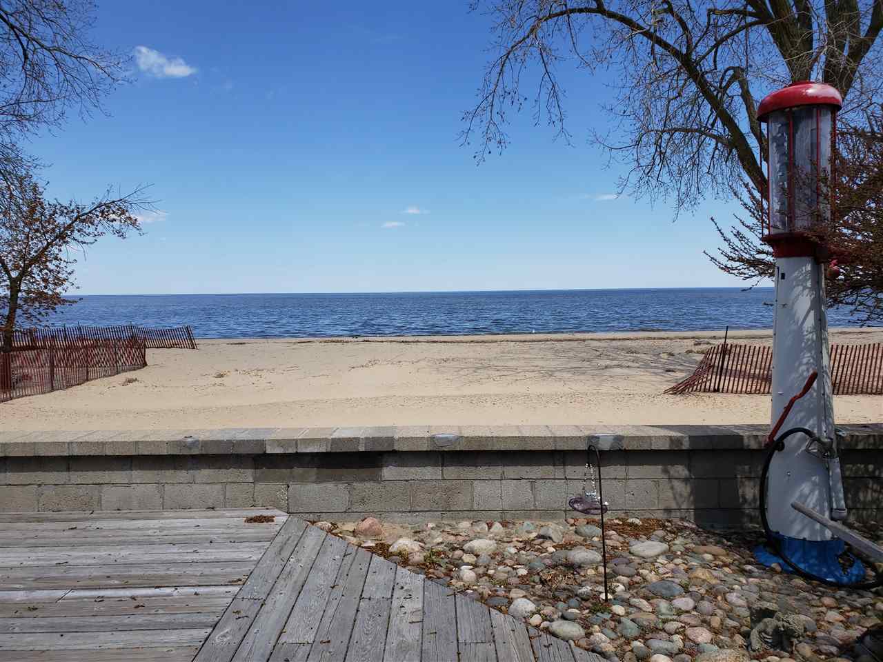 104 LITTLE KILLARNEY BEACH, BAY CITY, MI 48706
