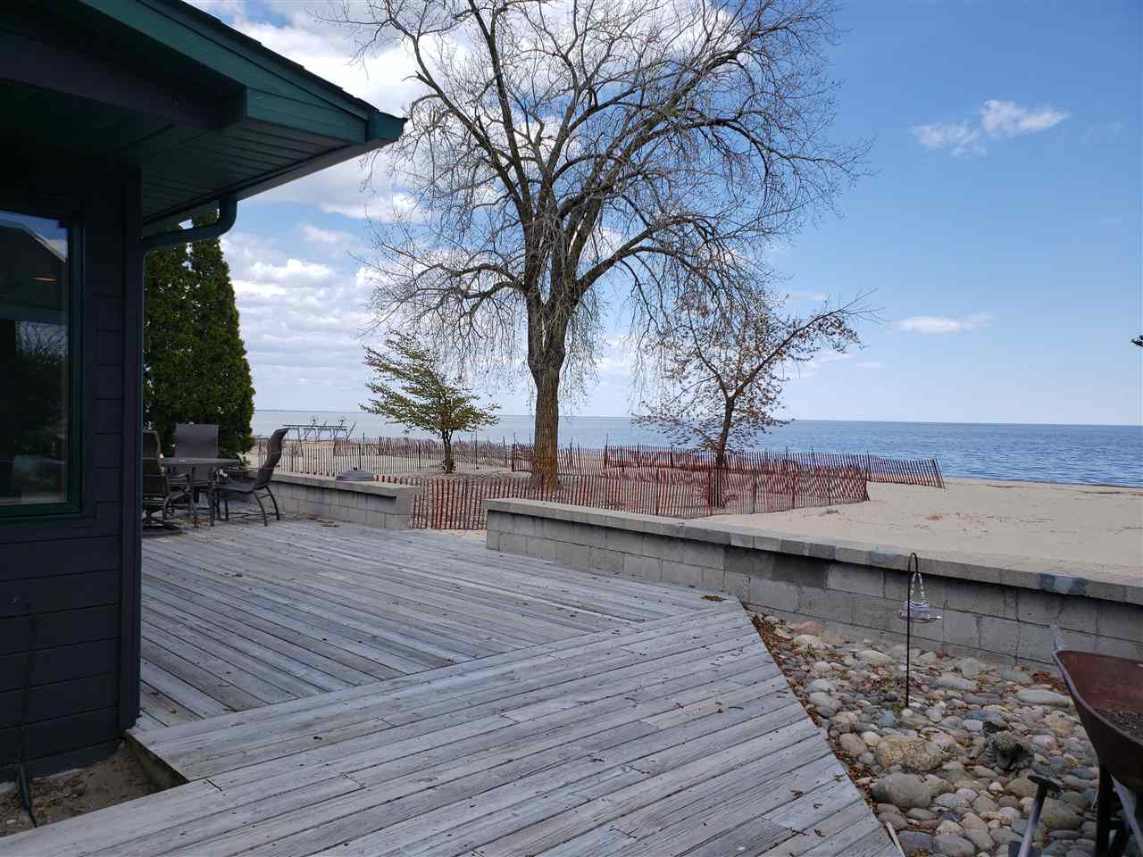 104 LITTLE KILLARNEY BEACH, BAY CITY, MI 48706