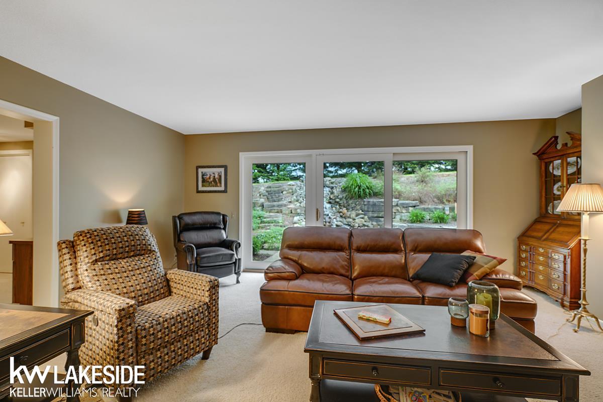 2747 S VAN DYKE RD, IMLAY CITY, MI 48444 - MIREALSOURCE.COM