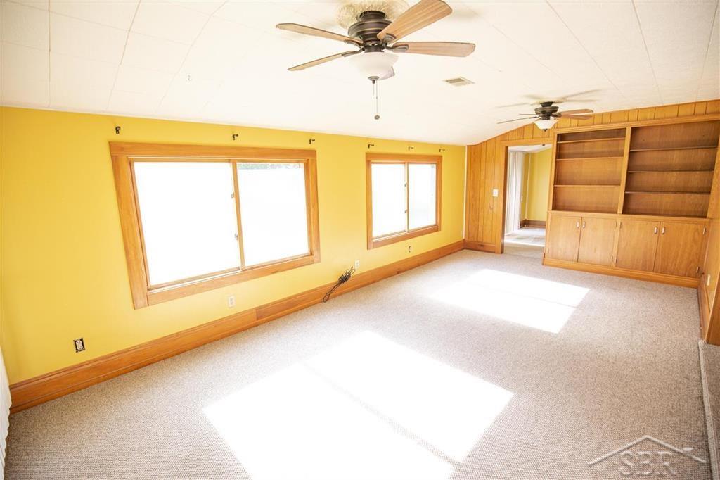 3004 S POSEYVILLE, MIDLAND, MI 48640