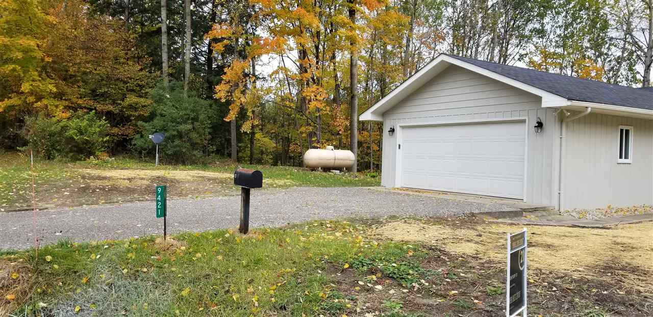 9421 Mannsiding Road Clare Mi 48617 Midland Realtors Com