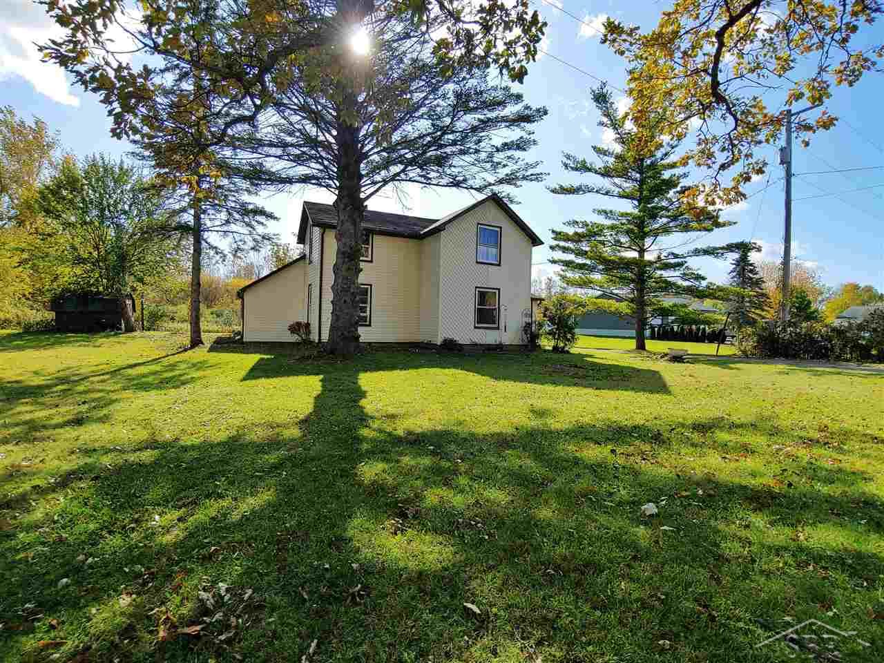 12285 W FREELAND, FREELAND, MI 48623