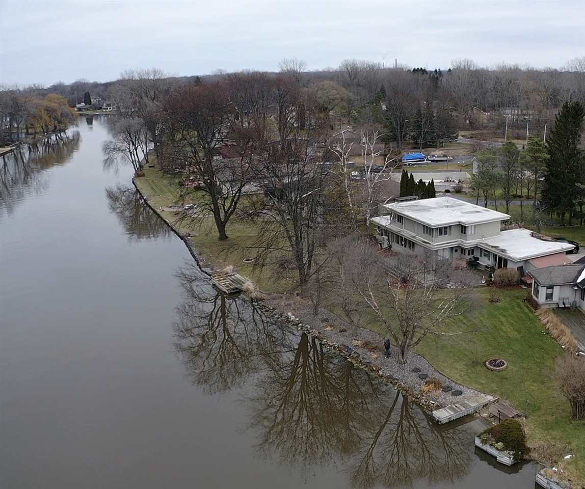 3717 KAWKAWLIN RIVER DR., BAY CITY, MI 48706