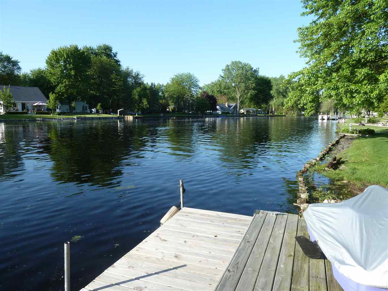 3717 KAWKAWLIN RIVER DR., BAY CITY, MI 48706