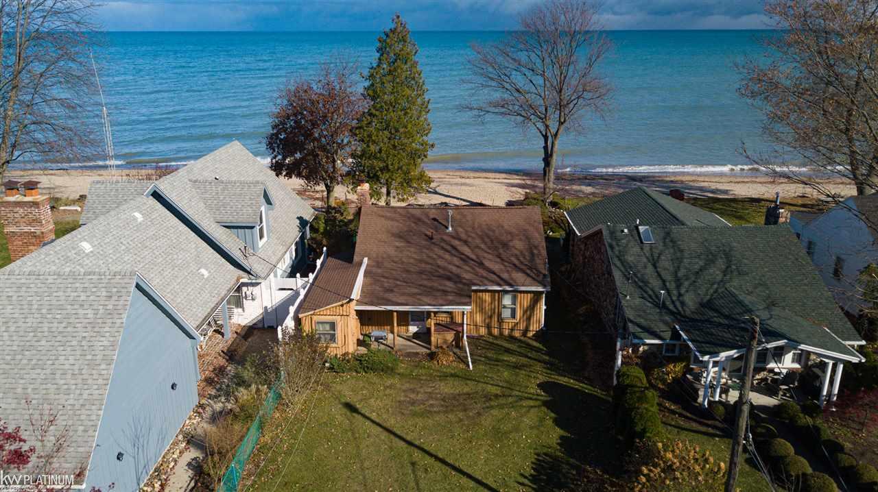 5342 LAKESHORE, FORT GRATIOT, MI 48059