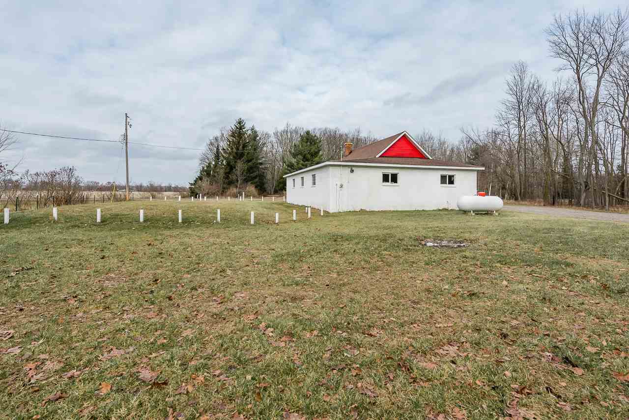 10266 E COLEMAN RD, COLEMAN, MI 48618