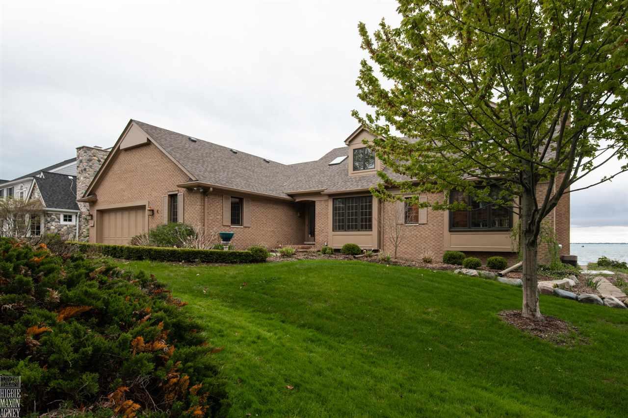 4 ROSE TERRACE, GROSSE POINTE FARMS, MI 48236