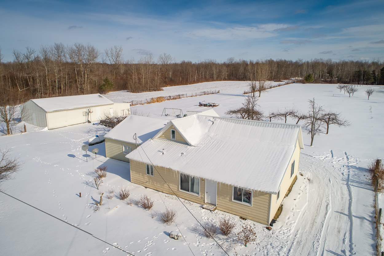 6978 N COLEMAN RD, COLEMAN, MI 48618