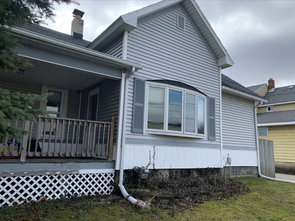 200 S Barclay Bay City Mi 48706 Midland Realtors Com