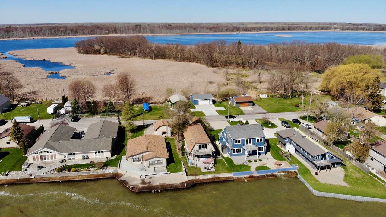 356 KILLARNEY BEACH, BAY CITY, MI 48706