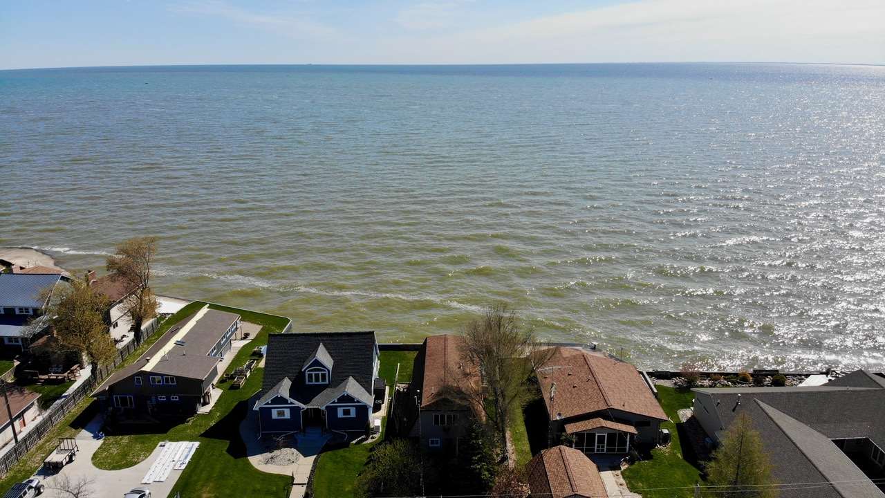 356 KILLARNEY BEACH, BAY CITY, MI 48706