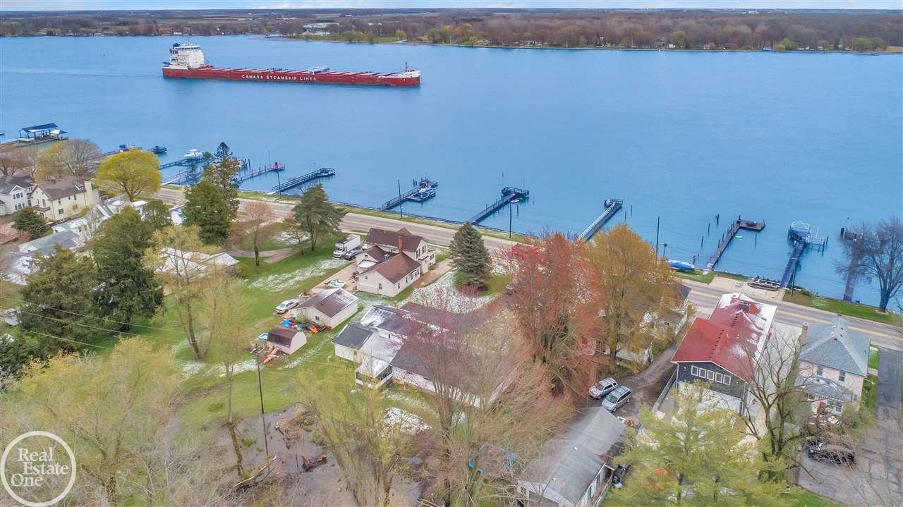 2543 SAINT CLAIR RIVER, ALGONAC, MI 48001