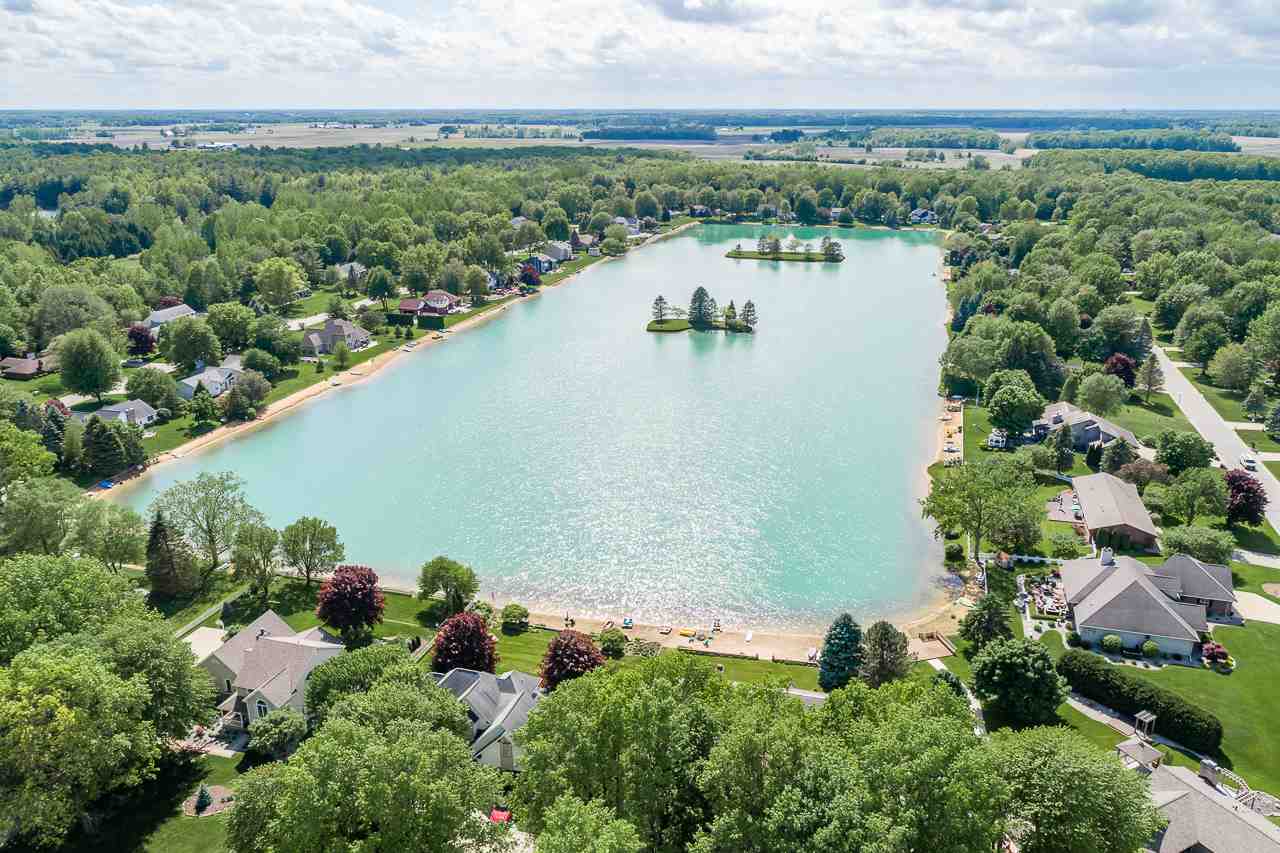 1835 E LAKE CIRCLE DRIVE, SAGINAW, MI 48609