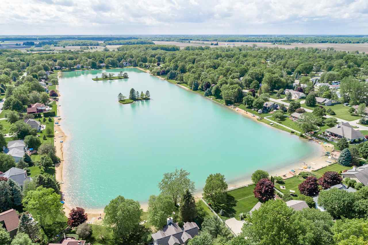 1835 E LAKE CIRCLE DRIVE, SAGINAW, MI 48609