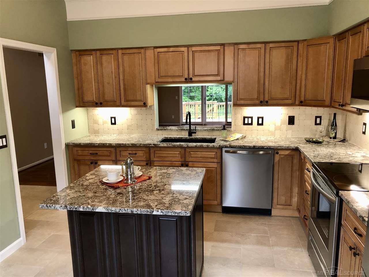 1692 Maple Creek Court Rochester Mi 48306 Mirealsource Com