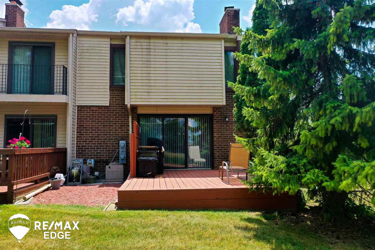 2222 VILLAGE WEST, LAPEER, MI 48446