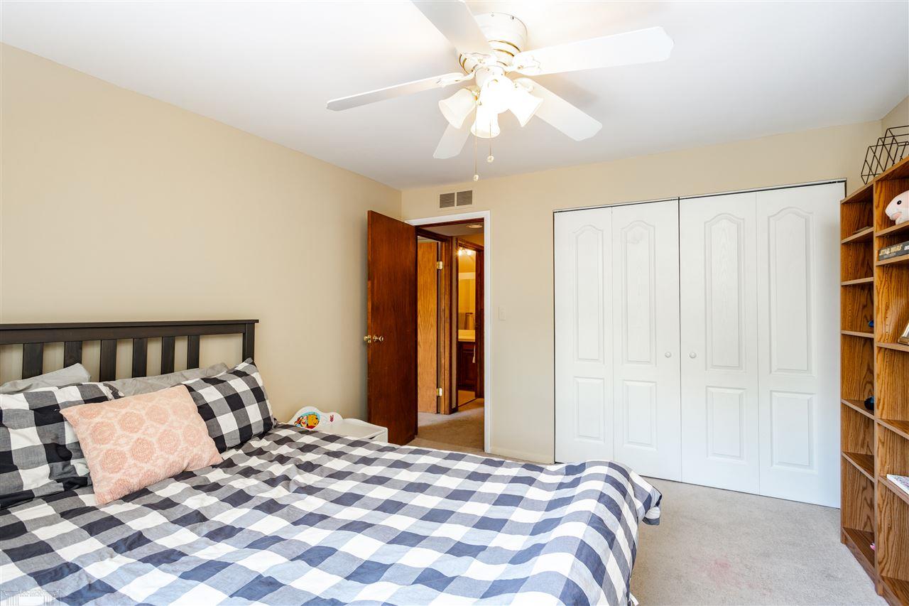 1589 HUNTINGTON, GROSSE POINTE WOODS, MI 48236 ...
