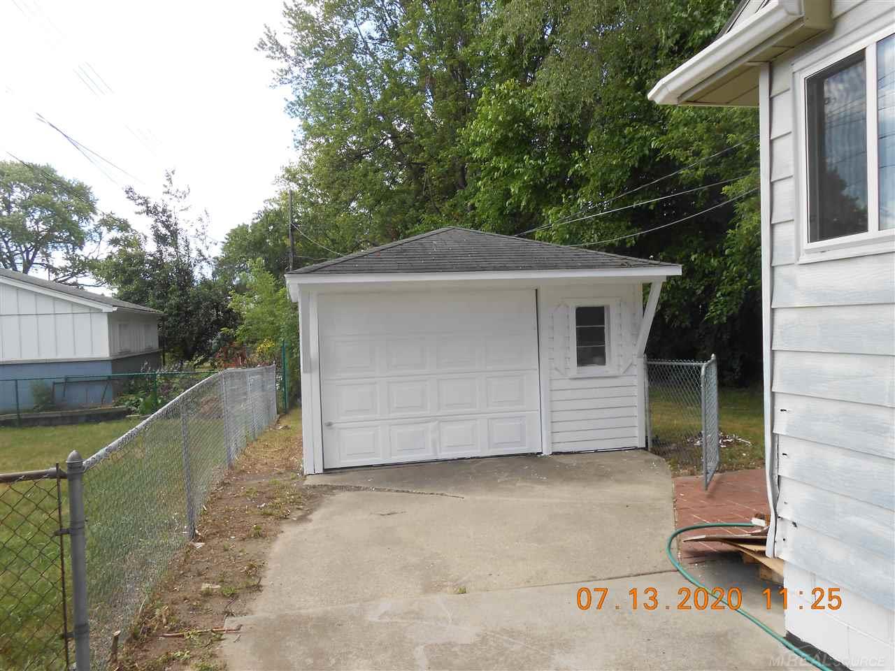 7 Ellwood Mount Clemens Mi 48043 Mirealsource Com