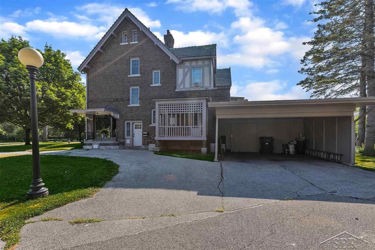 2230 CENTER AVE, BAY CITY, MI 48708