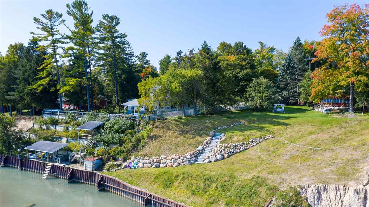 5376 N LAKESHORE, DECKERVILLE, MI 48427