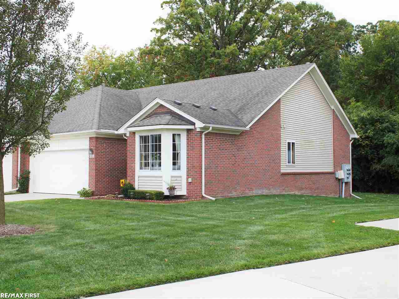 47219 ADMIRALS COVE LN, CHESTERFIELD TWP, MI 48051