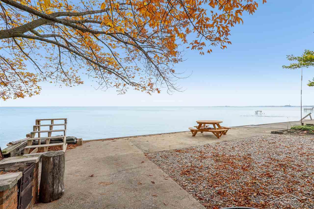 989 S LINWOOD BEACH RD., KAWKAWLIN, MI 48634 Bluewater Realty Homes