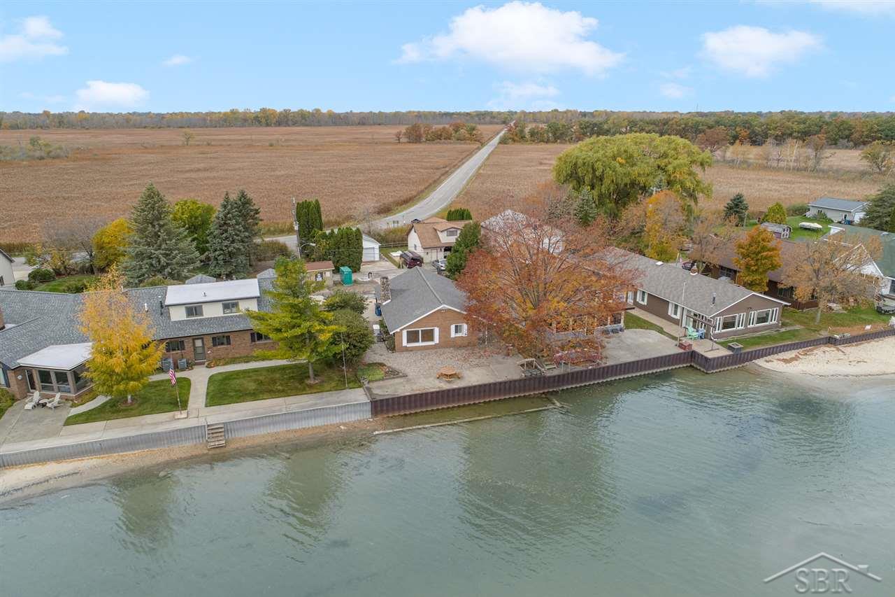 989 S LINWOOD BEACH RD., KAWKAWLIN, MI 48634 Bluewater Realty Homes