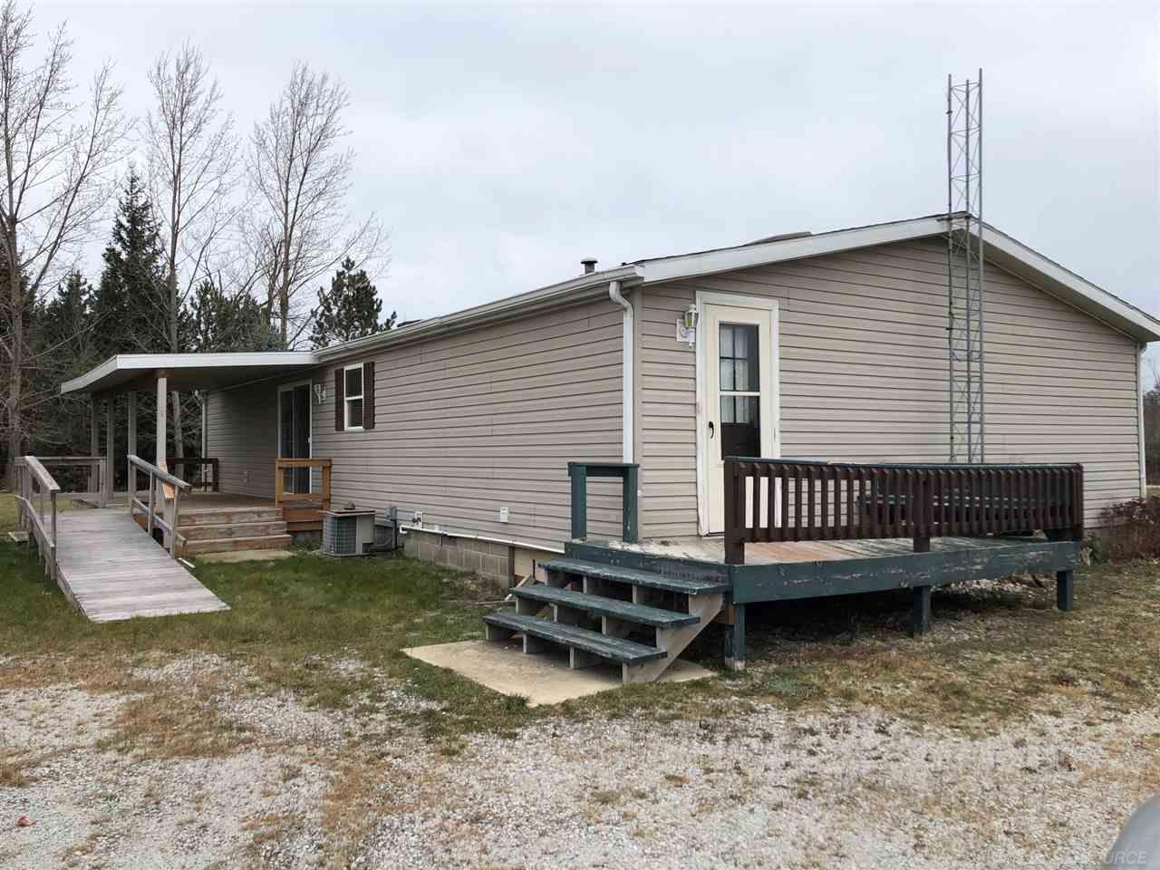 1584 S LAKESHORE RD., HARBOR BEACH, MI 48441