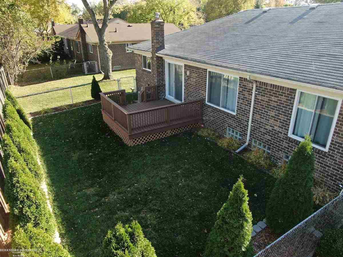 22627 SHOREVIEW, SAINT CLAIR SHORES, MI 48082