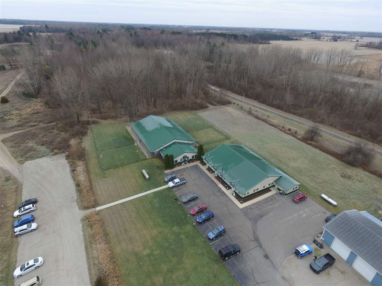 3334 E FREELAND RD, FREELAND, MI 48623